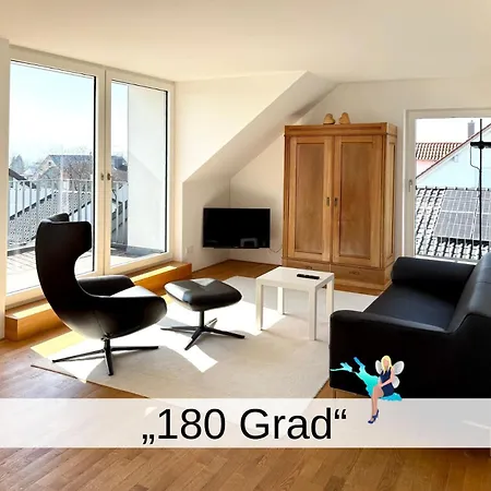 180 Grad Im 2 Og Mit Panoramafenster Und Bergblick Apartmán *