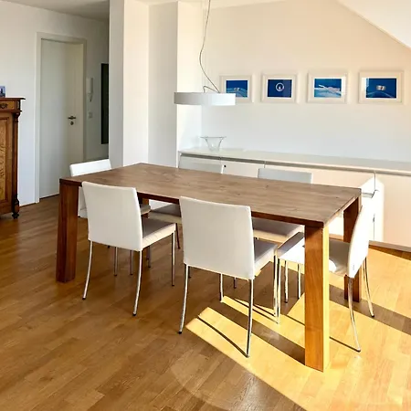 180 Grad Im 2 Og Mit Panoramafenster Und Bergblick Wasserburg