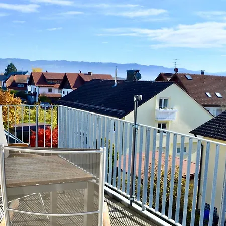 180 Grad Im 2 Og Mit Panoramafenster Und Bergblick Appartement
