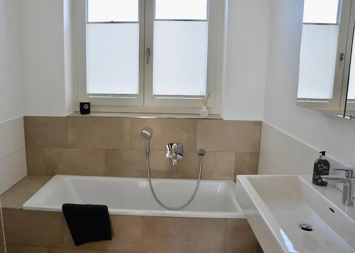 180 Grad Im 2 Og Mit Panoramafenster Und Bergblick Apartament