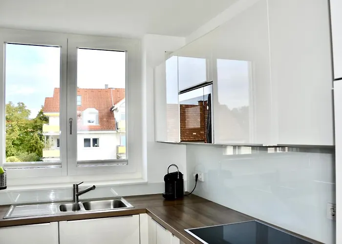 180 Grad Im 2 Og Mit Panoramafenster Und Bergblick